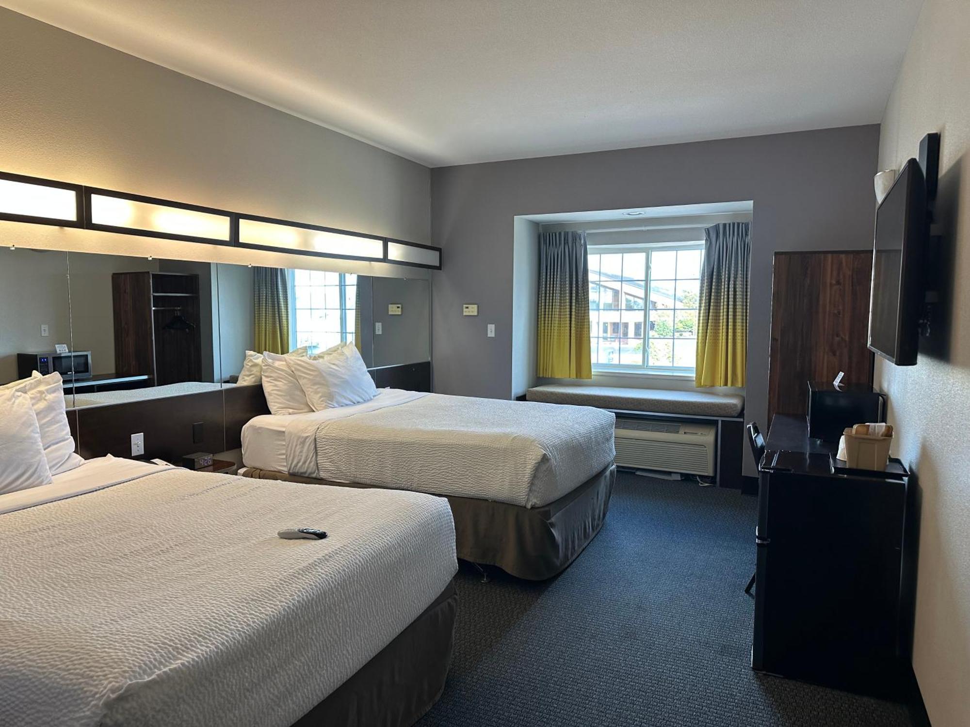 Microtel Inn & Suites By Wyndham Quincy Downtown - River Area Exterior foto