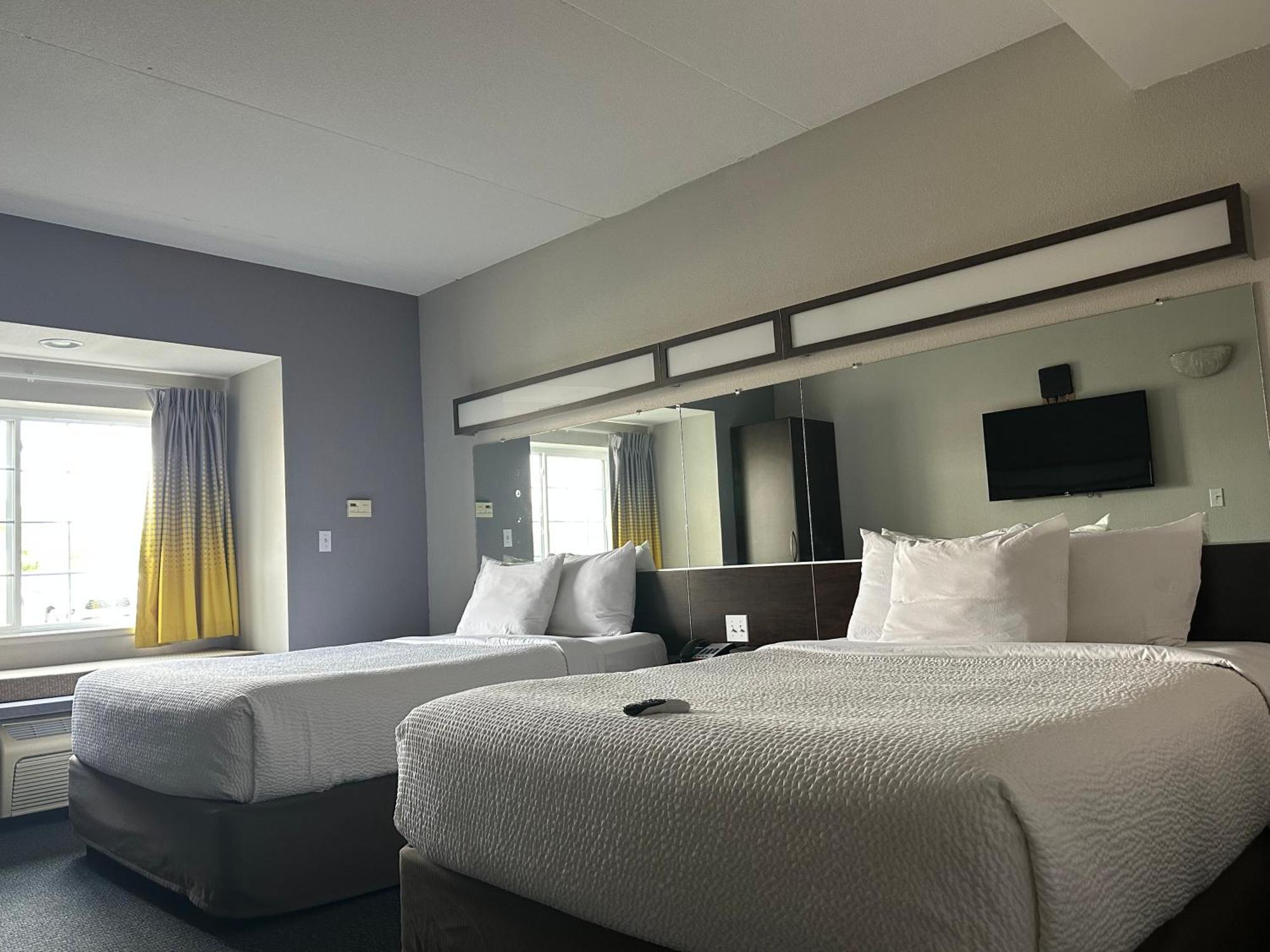 Microtel Inn & Suites By Wyndham Quincy Downtown - River Area Exterior foto