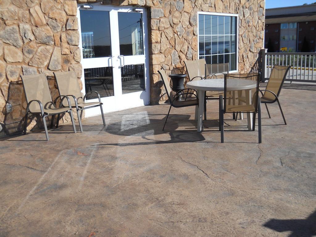 Microtel Inn & Suites By Wyndham Quincy Downtown - River Area Exterior foto